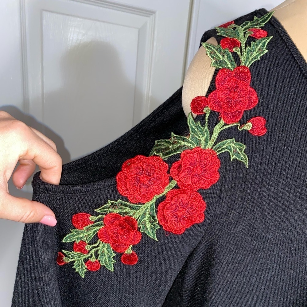 C.o.z.Y Black Sweater Dress XXL NWT Cold Shoulder w/ Rose Embroidery, Cozy Chic - Picture 9 of 9